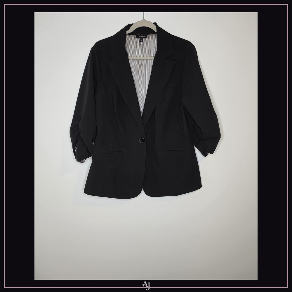 Torrid Ruched Sleeve Blazer Size 2 Black Plus Size Jacket
